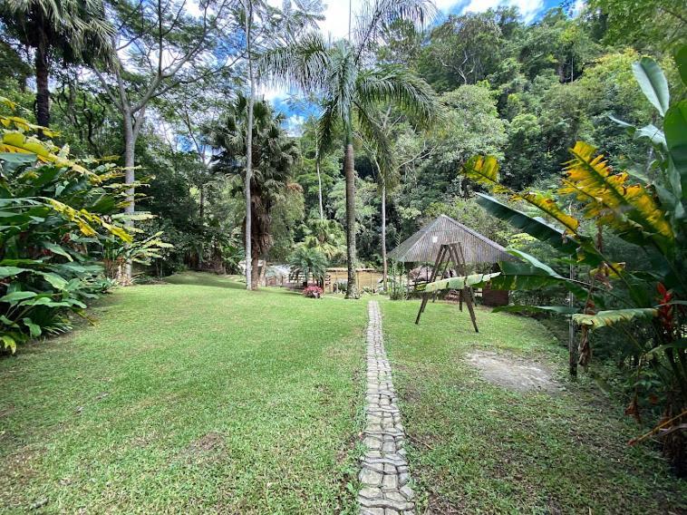 Lumiar Colonial Chalet: Riverside Retreat with Private Deck Exterior photo